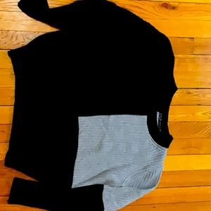 Women’s black and gray colorblocked sweater size sm/med